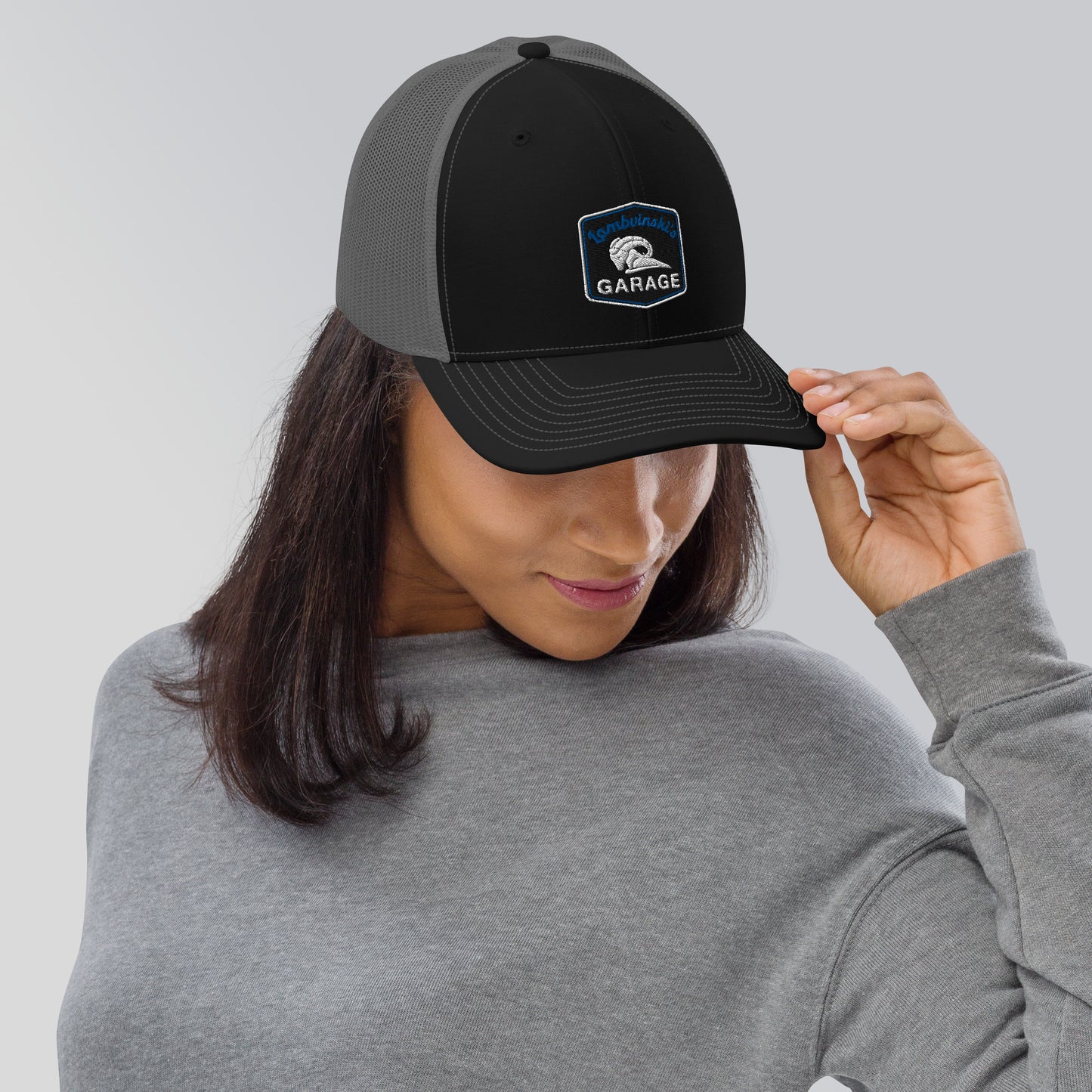 Logo embroidered Trucker Cap