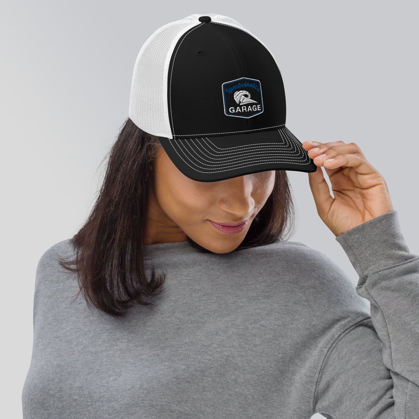 Logo embroidered Trucker Cap