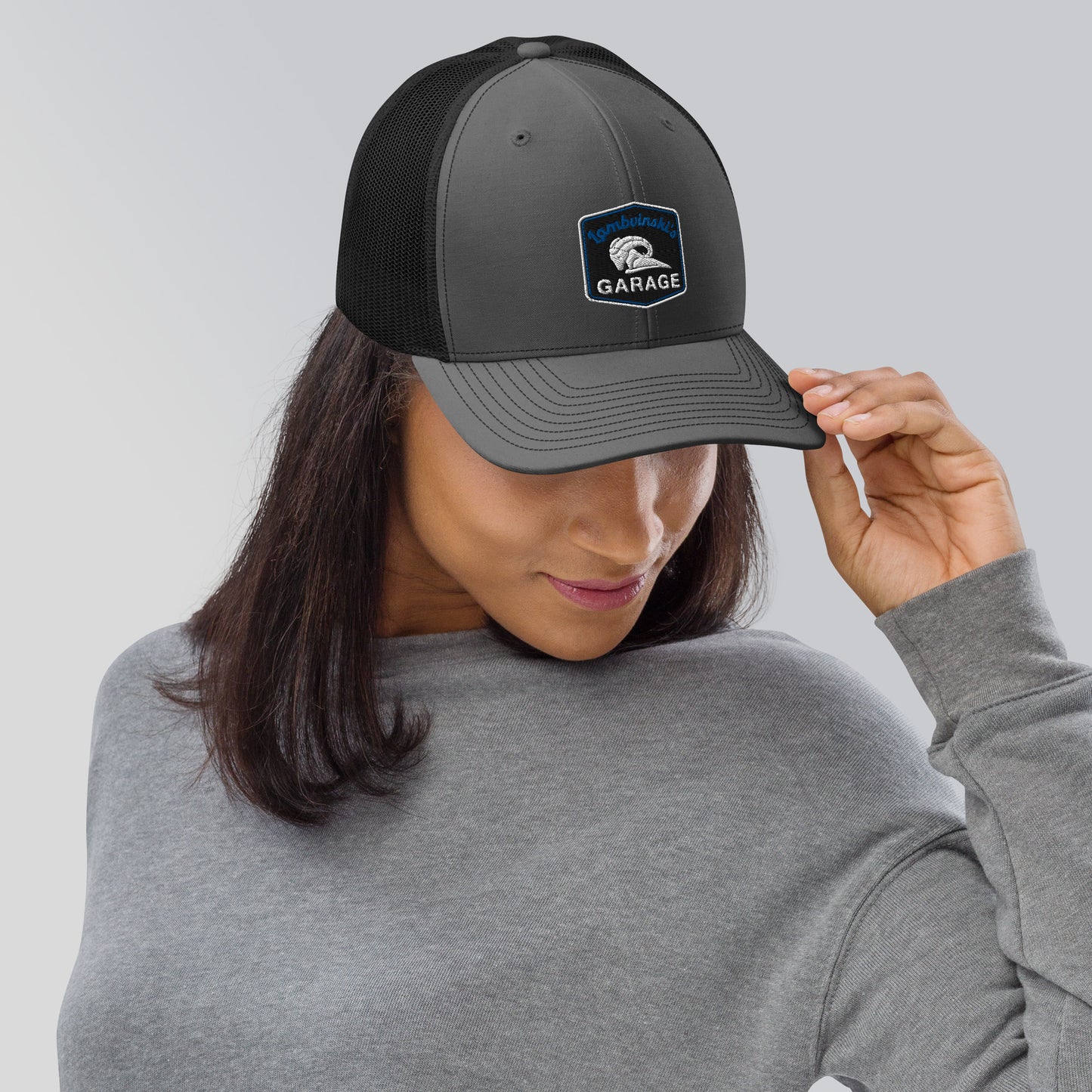 Logo embroidered Trucker Cap
